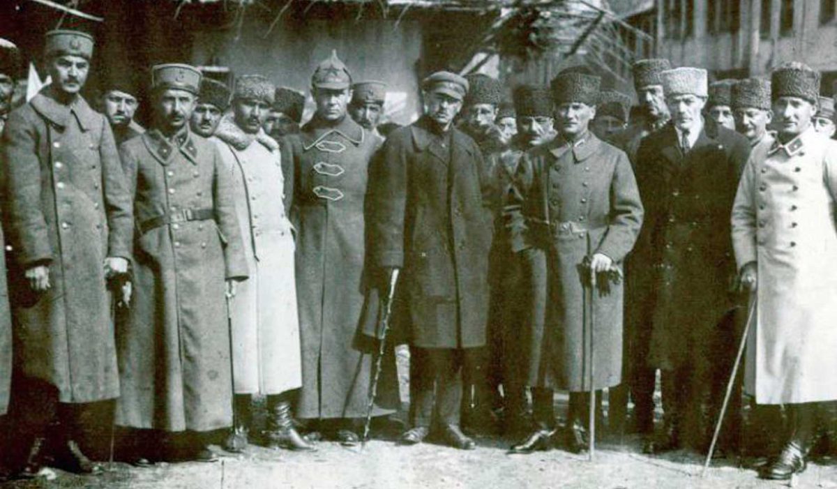 Mahmut Uzun – Tarih Susarken Sol Neden Susturuldu?